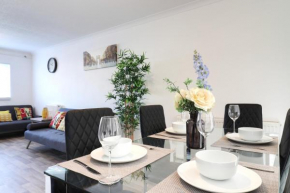 Skyvillion-STEVENAGE Amazing 3Bed House, Garden, Free Off Street Parking for 2 Cars, WiFi